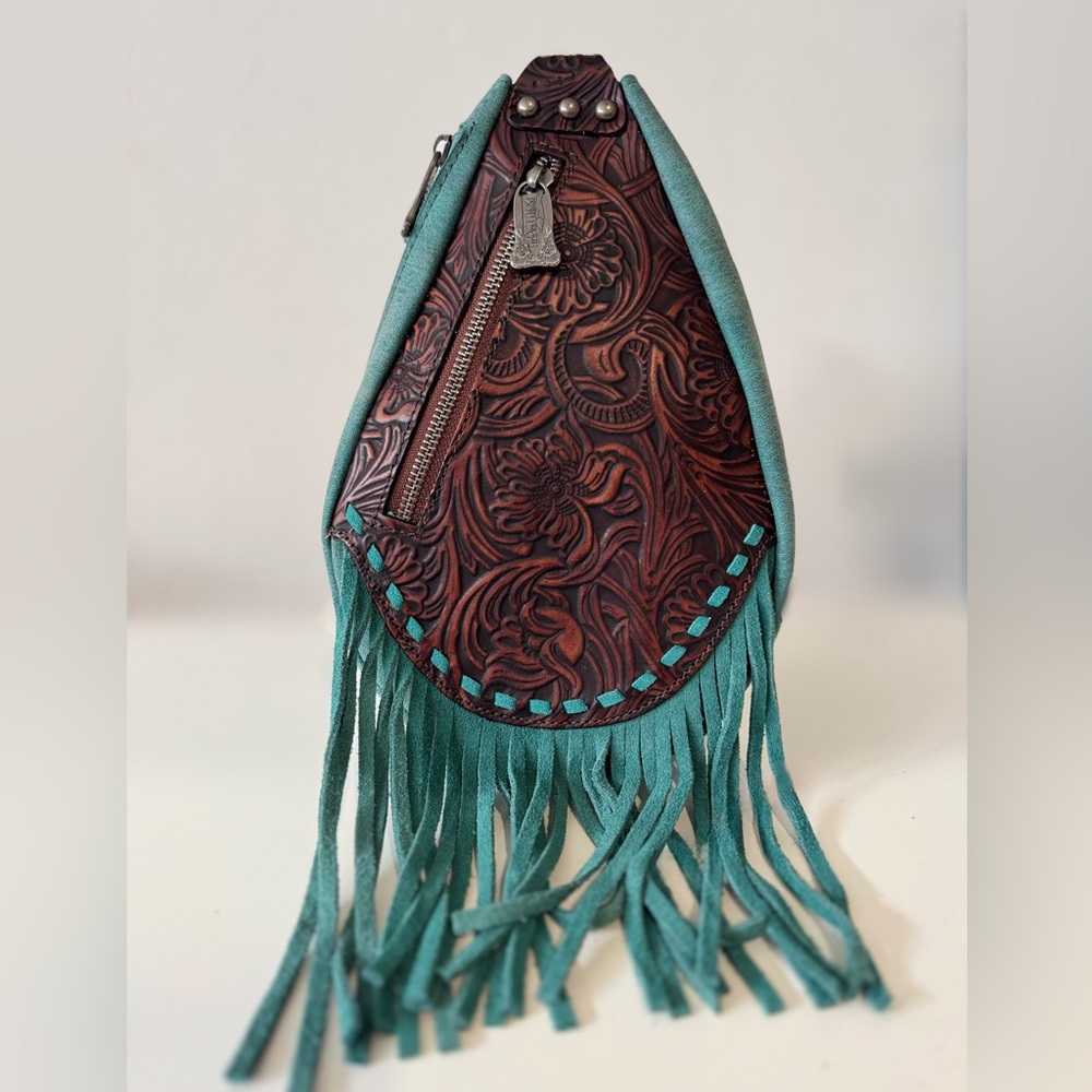 Montana West - TRINITY RANCH TOOLED FRINGE CROSSBODY SLING BAG.
